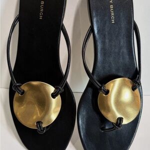 Tory Burch Patos  Black goat Leather Thong Sandals with Gold Disc 10Guc